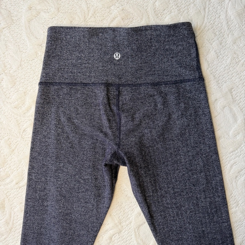 lululemon navy and charcoal leggings - Picture 2 of 5